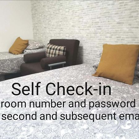 Lx -- Self Check-In -- Room Number & Password Is In The Following Email 東京都 外观 照片